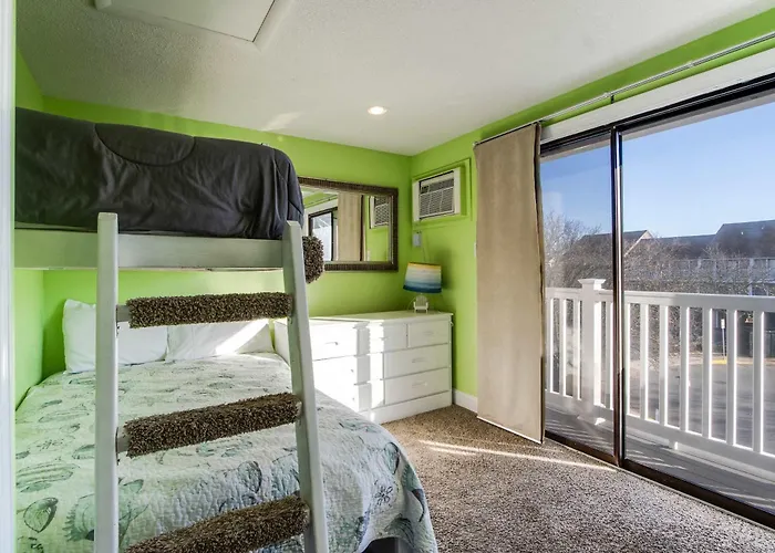 Harbour Bay 3 *